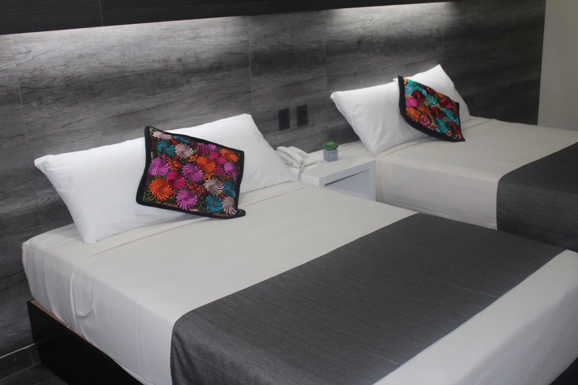 Hotel Homesuites Malecon